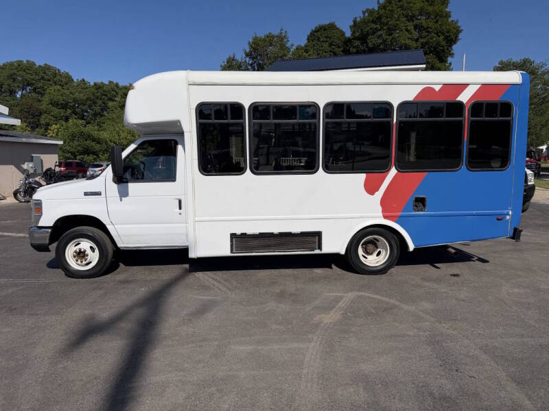 ford e-series cutaway 2017 1FDEE3FS2HDC32049 image ford e-series cutaway 2017 1FDEE3FS2HDC32049 image